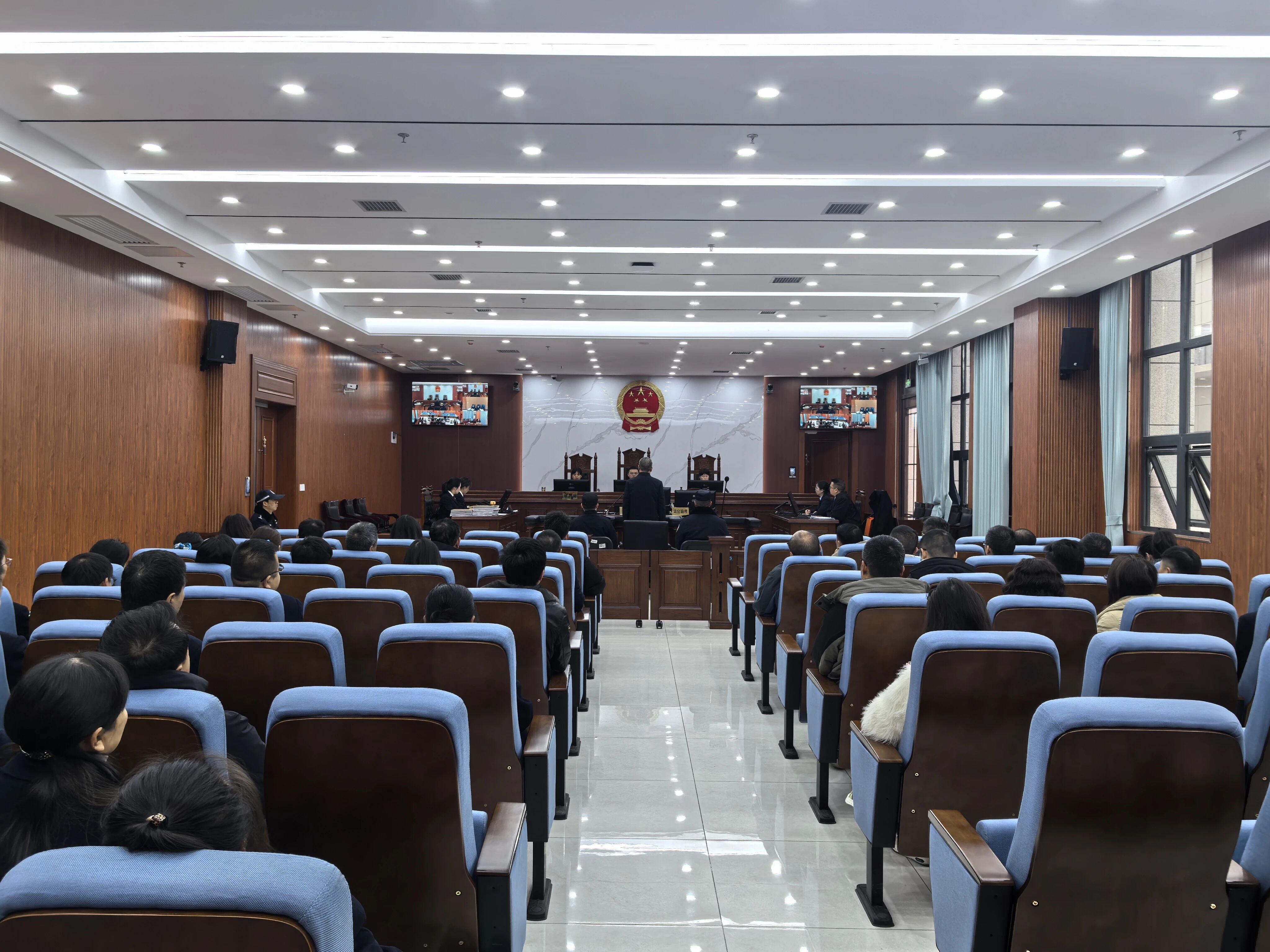 圖1 旁聽庭審活動(dòng)現(xiàn)場(chǎng).jpg