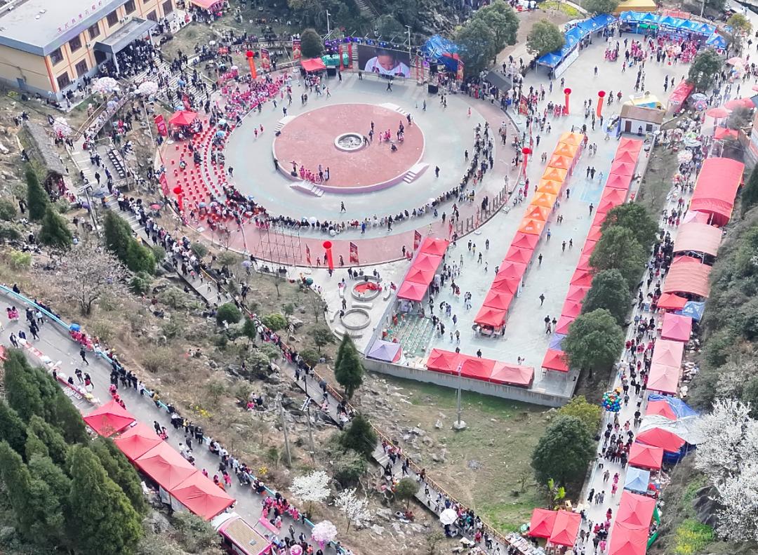 圖1 跳花節(jié)活動(dòng)現(xiàn)場(chǎng).jpg