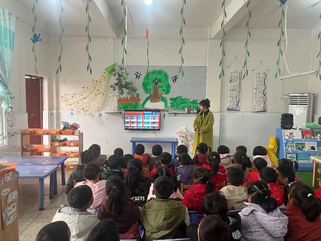 圖3  3月6日，朱家場(chǎng)茅坡小學(xué)、茅坡幼兒園法治副校長(zhǎng)張宇婷到校開(kāi)展法治宣傳活動(dòng).jpg