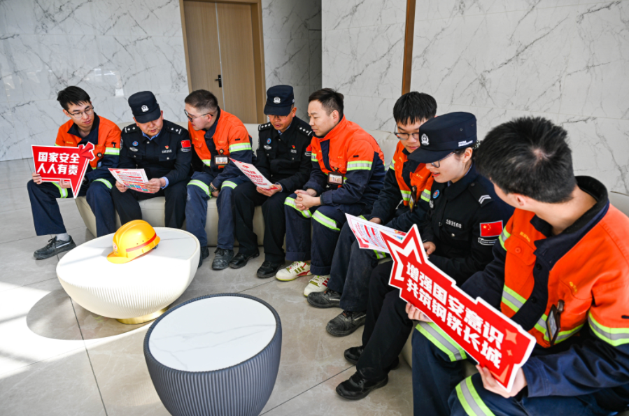 新疆克州戍邊民警：守護(hù)礦山 共筑國(guó)安