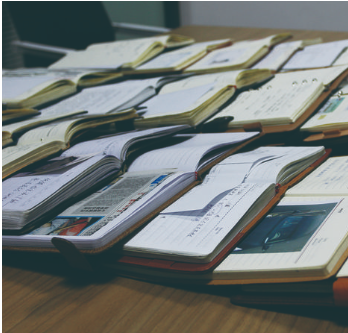 妻子珍藏起劉亞斌的遺物：透過(guò)工作筆記思念愛(ài)人