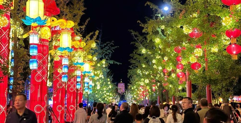 潮體驗、微度假、熱IP——中秋節(jié)假期各地消費市場掃描