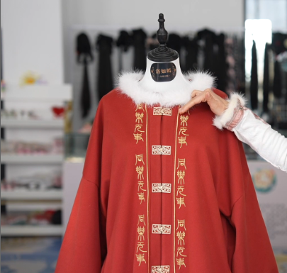 新春走基層 | 香味漢服、AI設計……漢服里的“黑科技”