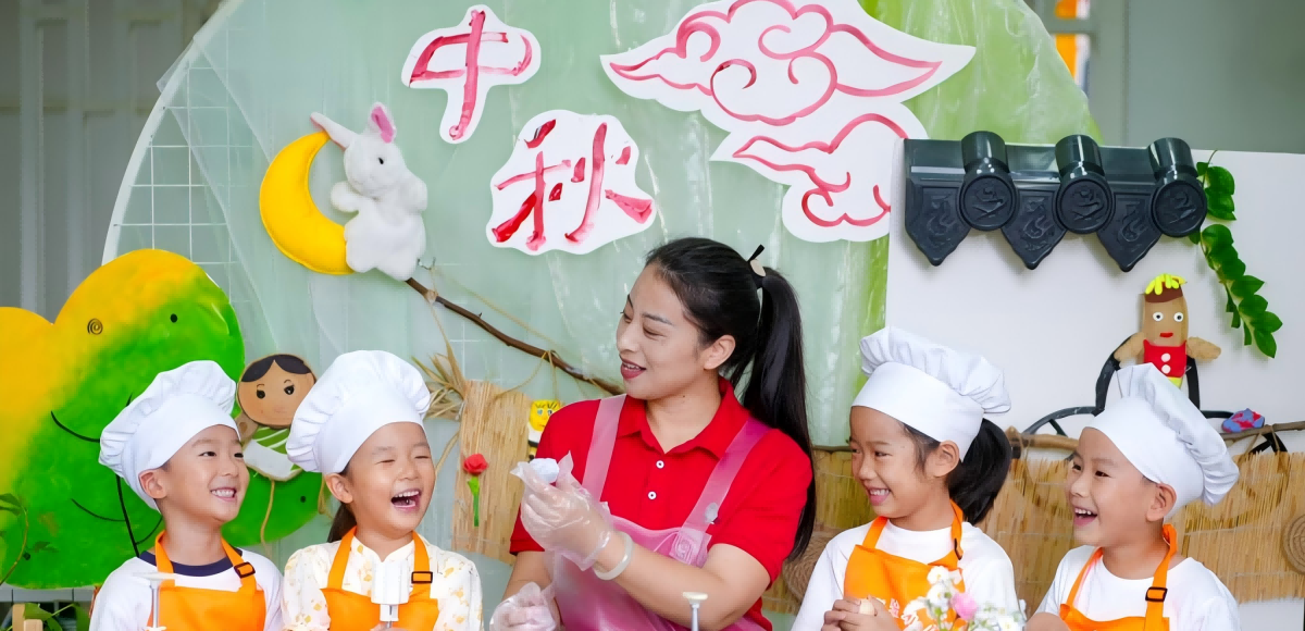 多彩活動迎“雙節(jié)”