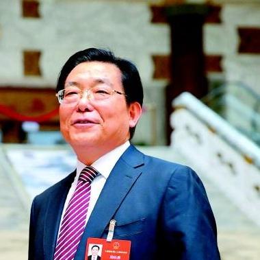 周佑勇：既深耕學(xué)術(shù)沃土 又關(guān)注社會(huì)問題